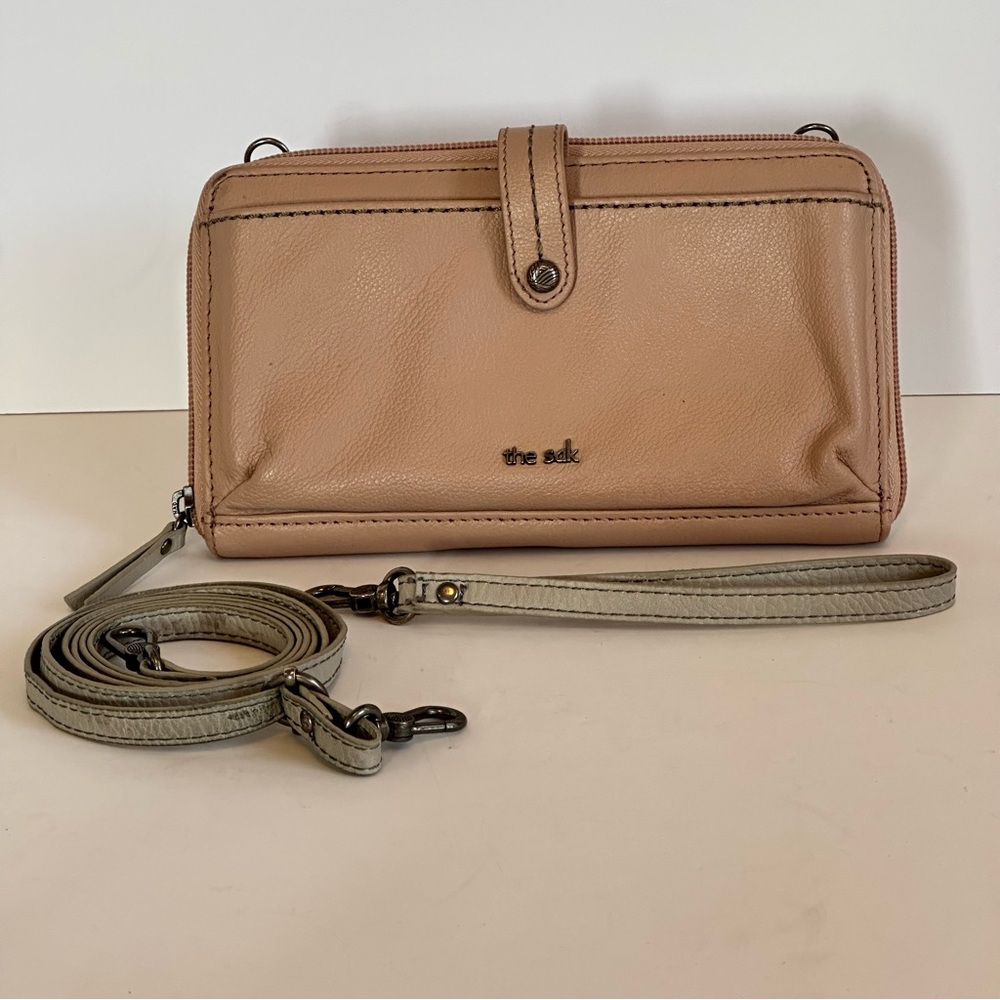 The Sak Pink Gray Smartphone‎ Convertible Crossbody Wristlet Iris Wallet
